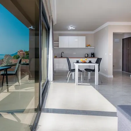 Apartment Makris No3 *